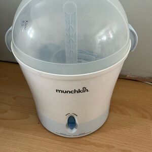 Munchkin White and Light Blue Electric Bottle Sterilizer